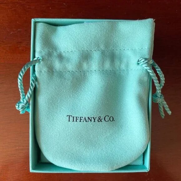 BRAND NEW Tiffany & Co. Paloma Picasso Olive Leaf Heart Pendant Necklace - Picture 4 of 4